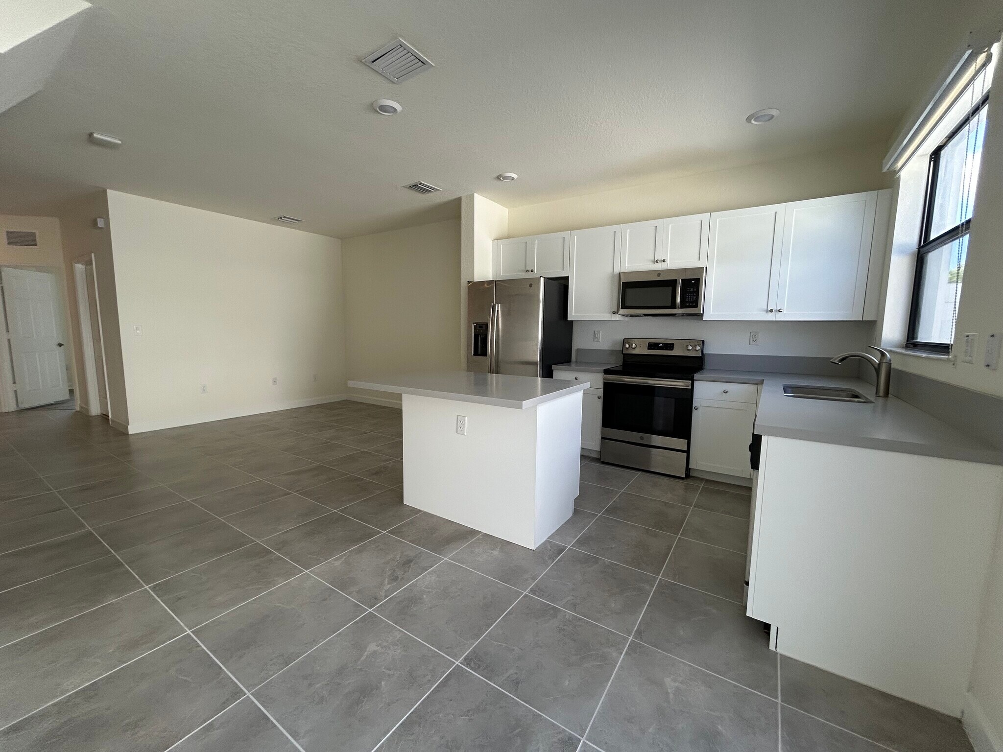 Building Photo - 10622 W 33rd Way
