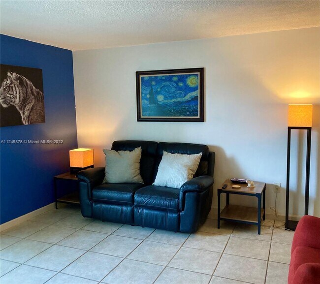 Building Photo - 2460 SW 18th Ave