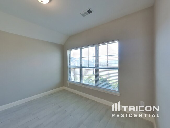 Building Photo - 4240 Calla Dr