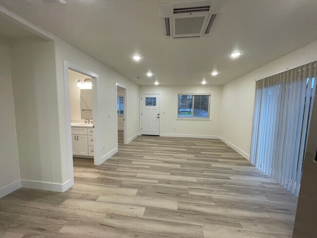 Building Photo - 410 4th St