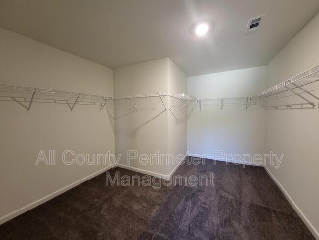 Building Photo - 52 Berry Dr