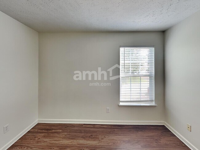 Building Photo - 212 Parrish Pl