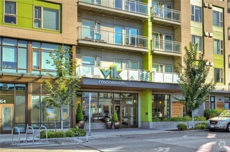 Building Photo - Spacious 1 bedroom condo with amenities fo...