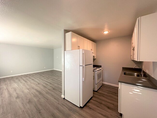 Interior Photo - Las Palmas at 133 and 233 West I Street