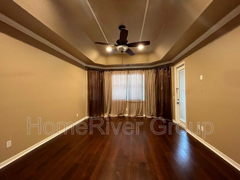 Building Photo - 8426 White Poplar Dr