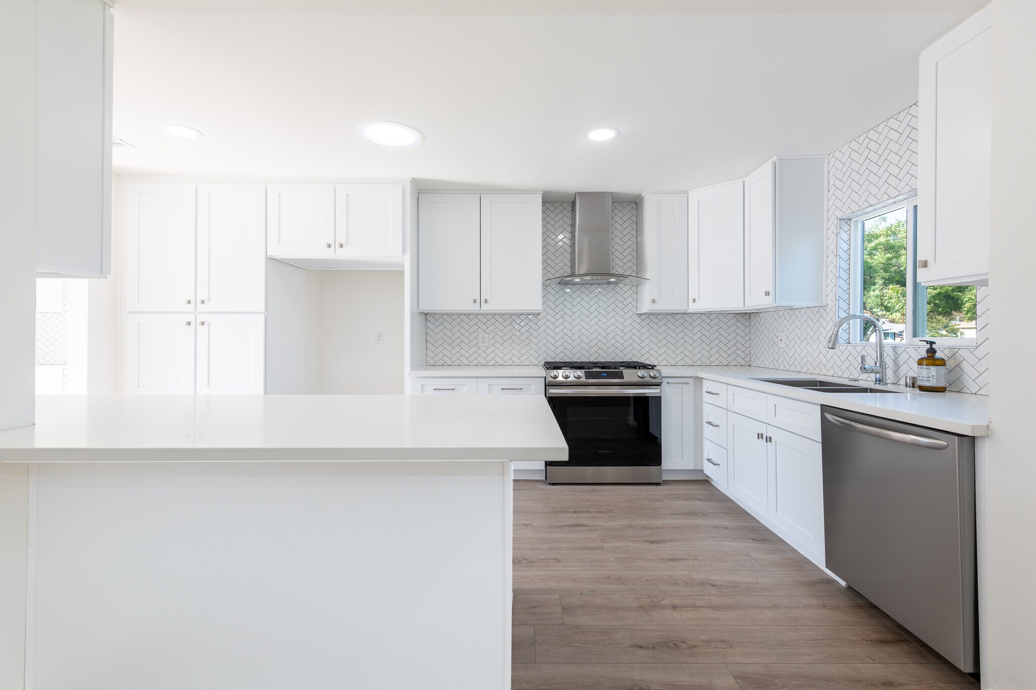 KITCHEN - 1011 N Florence St