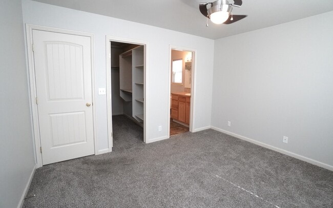 Building Photo - 1445 W Silver Salmon Dr