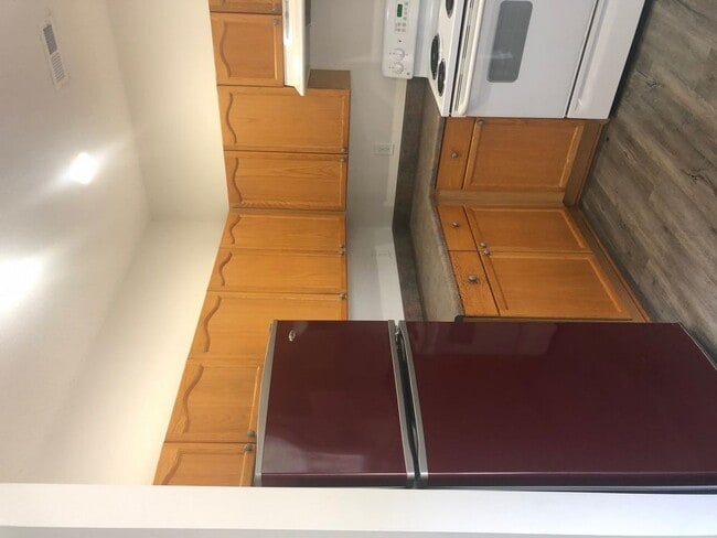 Building Photo - LORDS CREEK