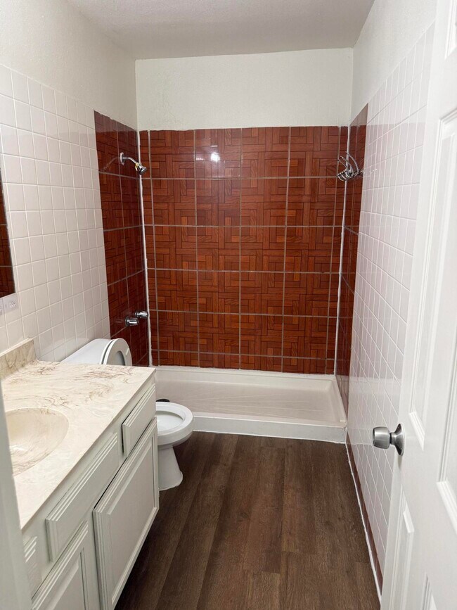 Building Photo - 3908 Ortiz Ct NE
