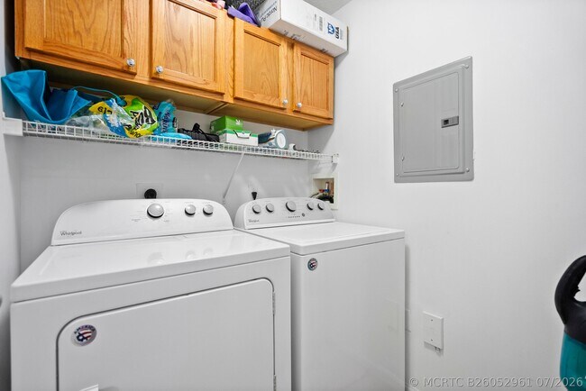 Building Photo - 3303 Myrtlewood Cir E