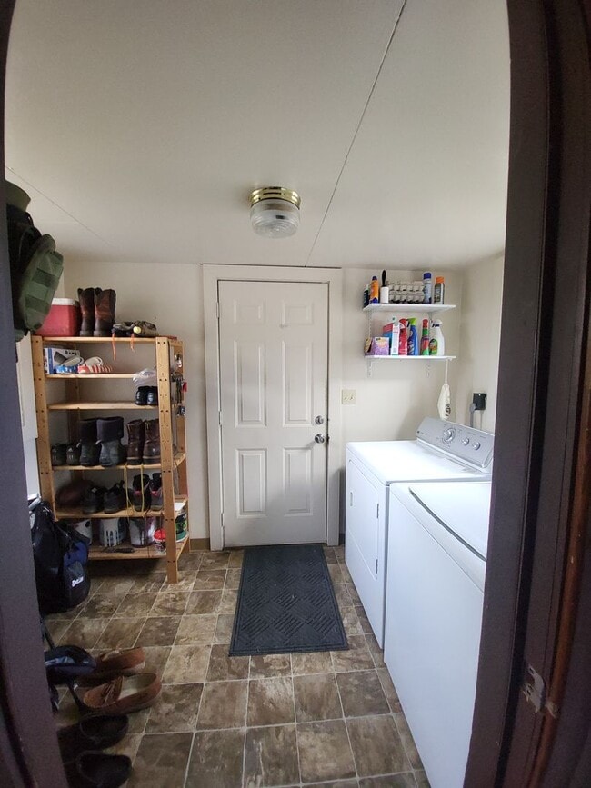 Building Photo - 2 Bedroom 1 Bath in Centralia