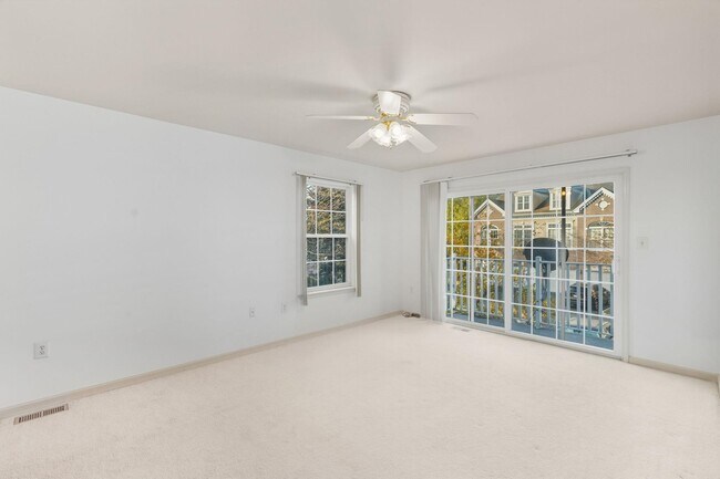 Building Photo - 108 Riverwalk Way