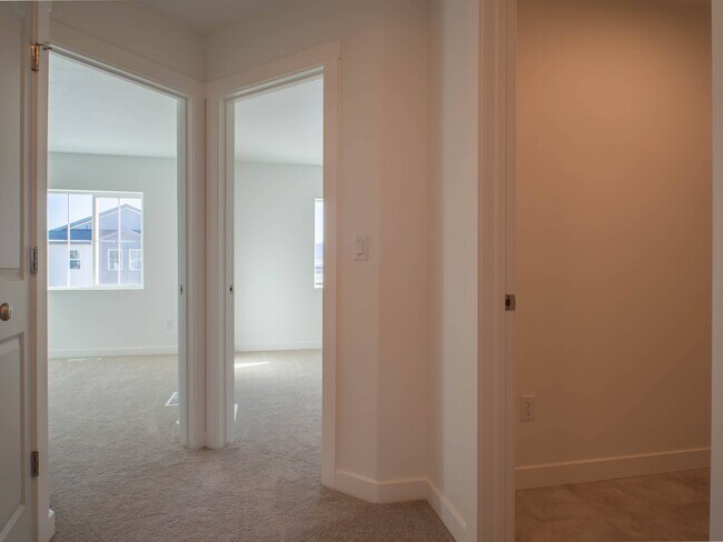 Building Photo - 3545 Hardman Way