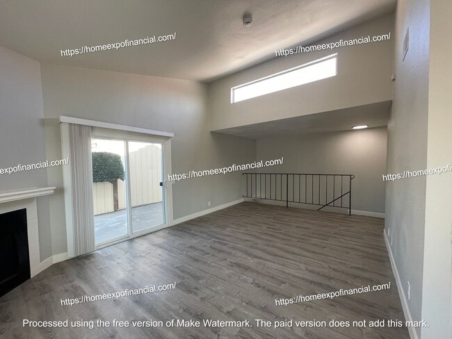 Building Photo - 1220 S Cypress Ave