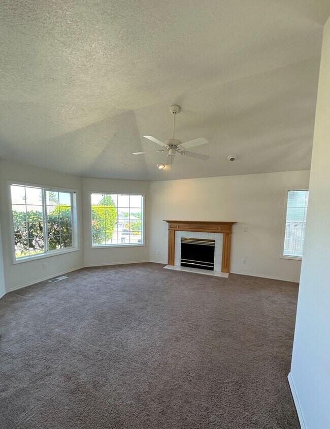 Building Photo - 1642 Diamond Peak Ct NW