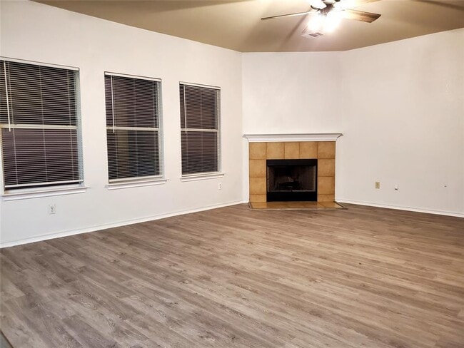 Building Photo - 17909 Maxa Dr