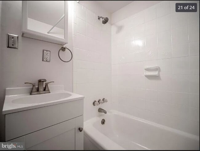 Building Photo - 567 Wilson Bridge Dr