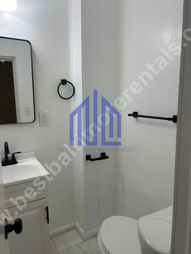 Building Photo - Coming Soon!!!!!! Spacious 3 Bedroom in We...