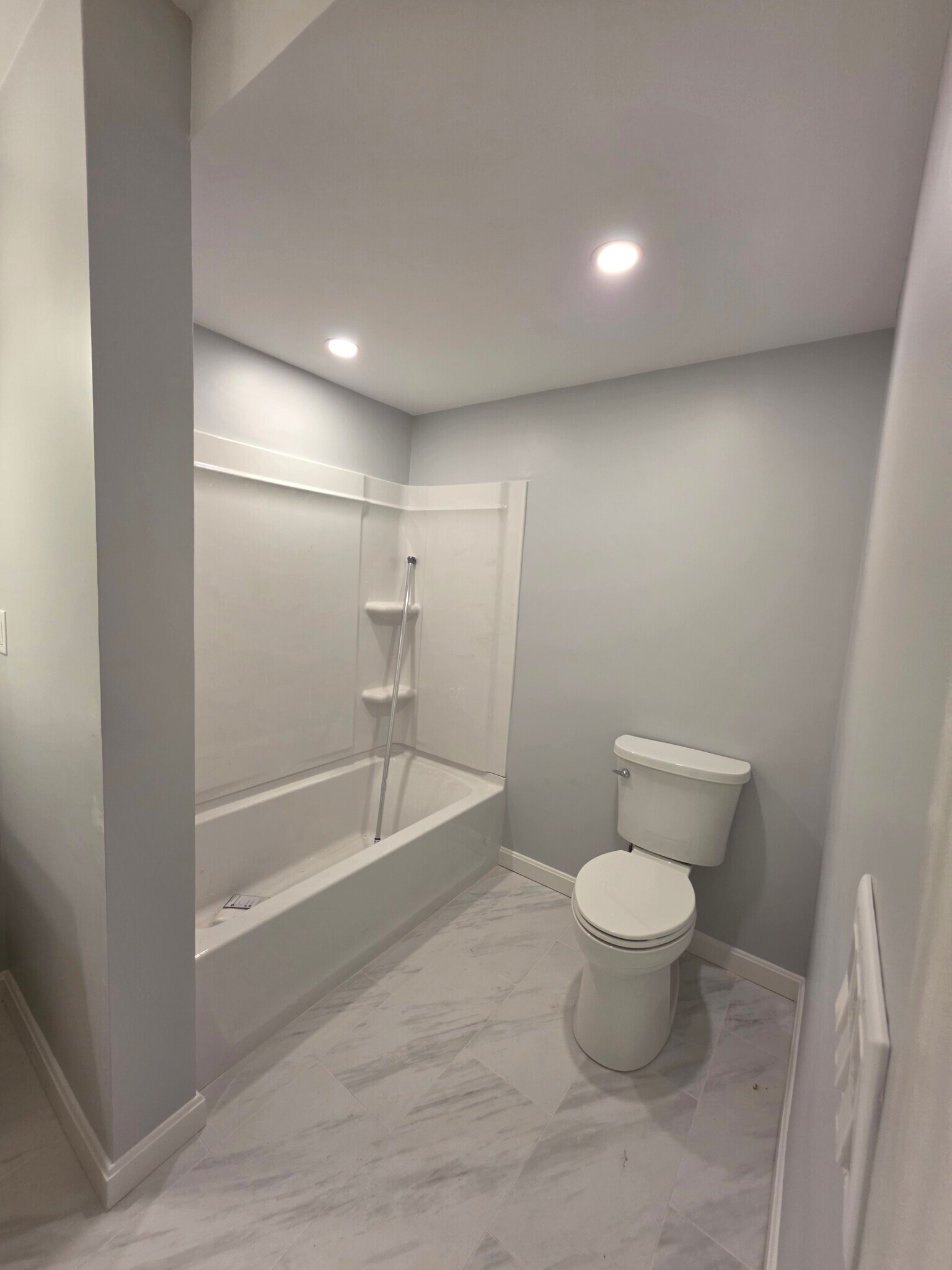 Building Photo - 34 Raymond St