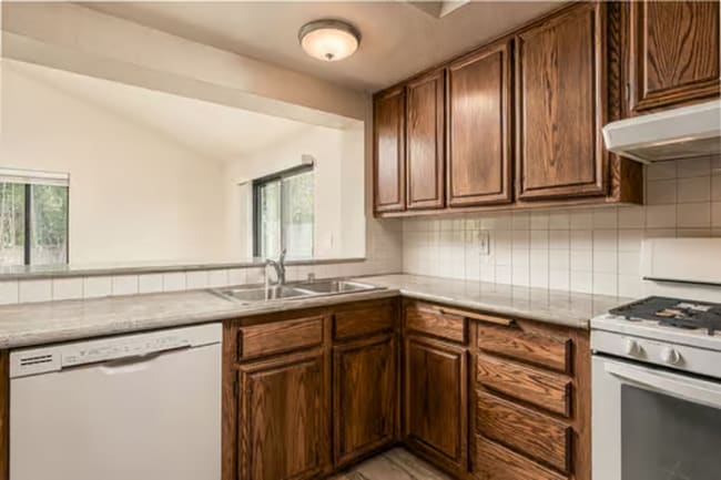 Building Photo - 161 Bender Cir