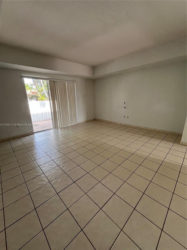 Building Photo - 10913 NW 43rd Ln