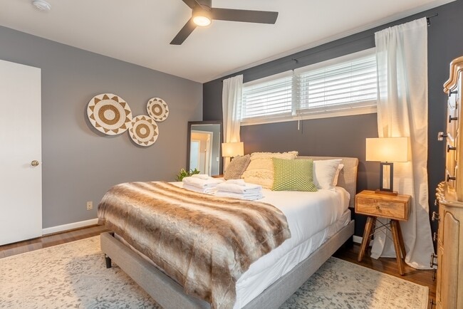 Building Photo - 1601 15th Ave S