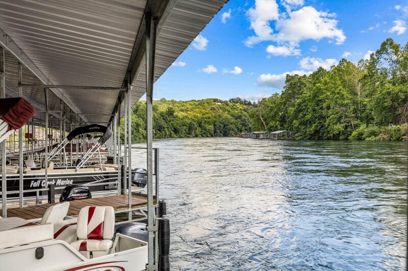 Building Photo - 30 Fall Creek Dr