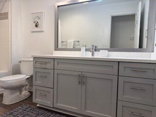 Building Photo - 5028 Gardner Dr