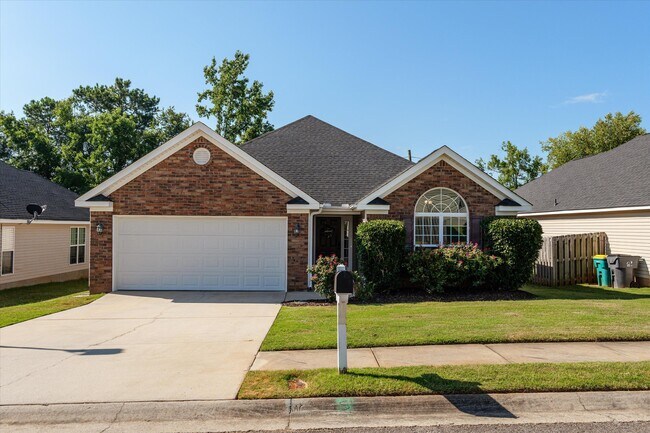 Building Photo - 570 Lory Ln