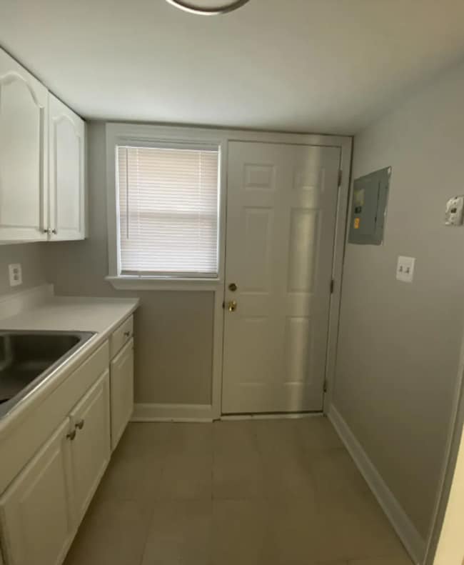 Building Photo - COMING SOON - 2 Bedroom Rental in Temple Hills