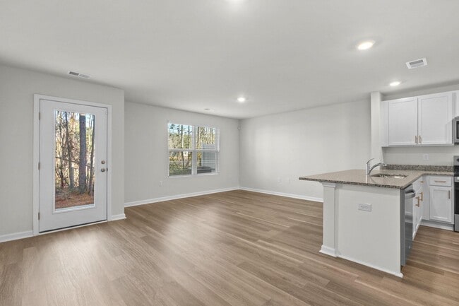 Building Photo - 640 Rd