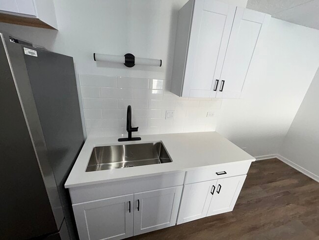 Building Photo - 9128 W Terrace Dr