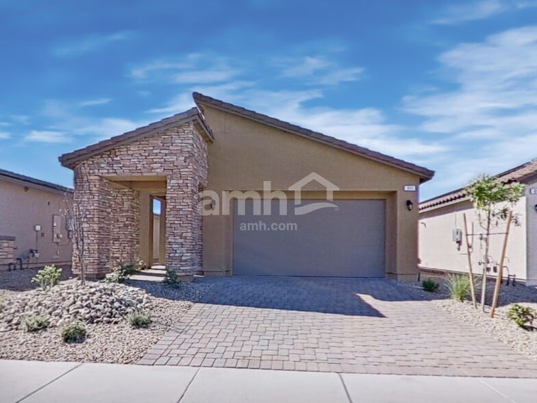 Primary Photo - 893 English Primrose St