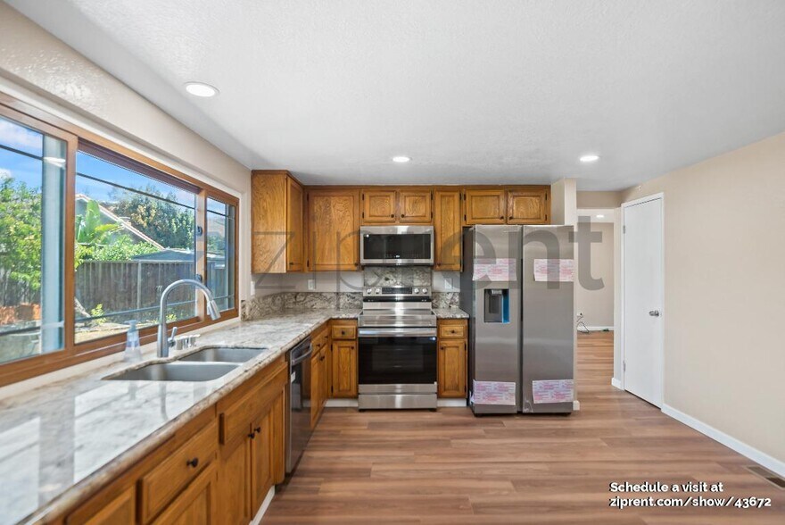 Building Photo - 123 Midwick Dr