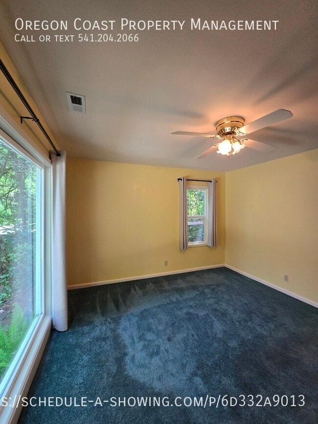 Building Photo - 126 N Holiday Ln