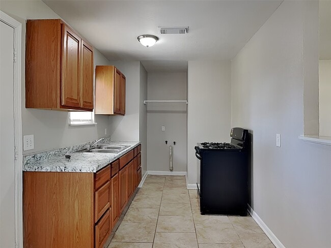 Building Photo - 3808 Washington St