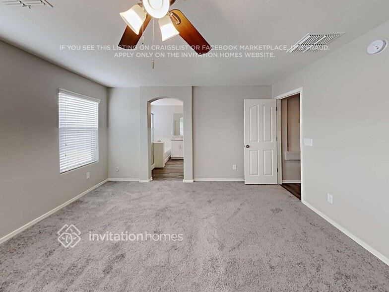 Building Photo - 1991 W Sunshine Butte Dr