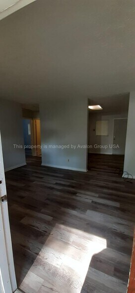 Building Photo - 1131 Lake Shore Blvd