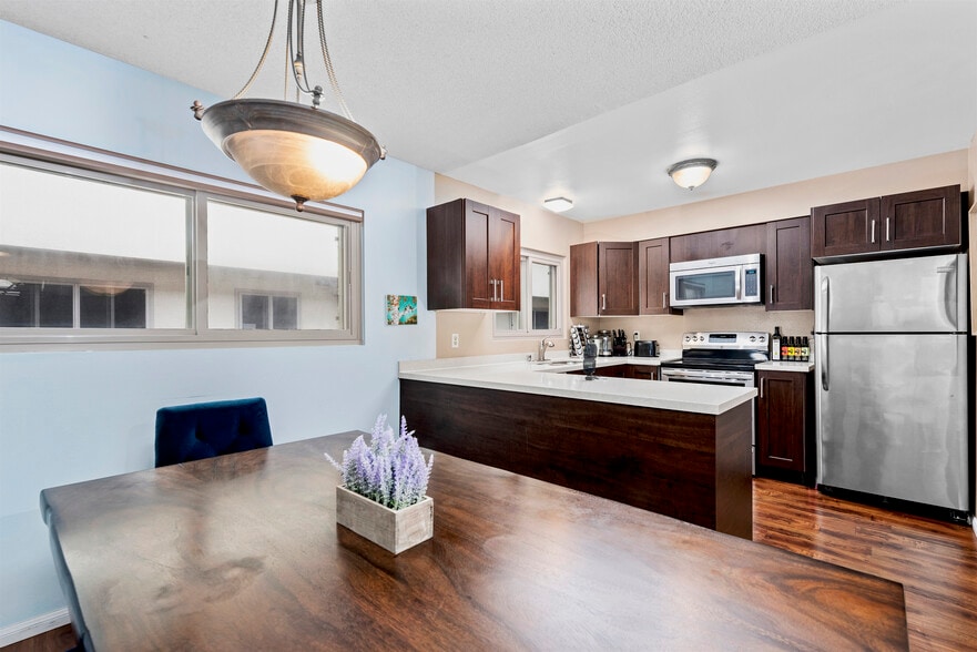 Building Photo - 2640 Worden St.