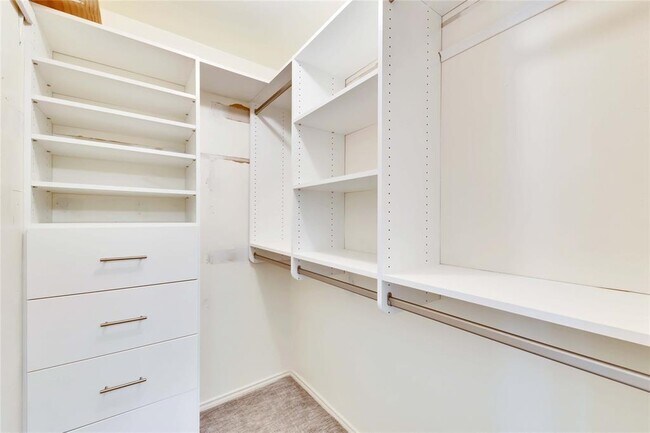 Building Photo - 3317 Dalton St