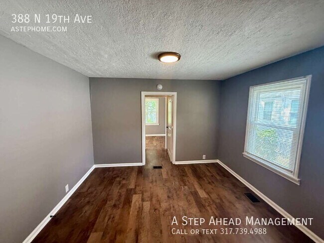 Building Photo - 388 N 19th Ave