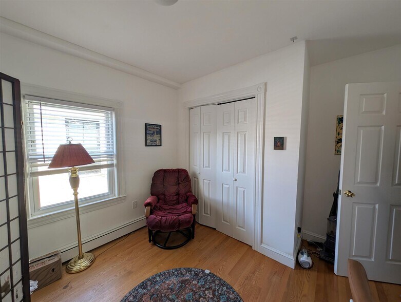 Building Photo - 37 Roberts Rd