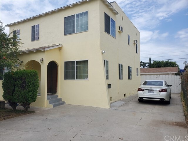 Building Photo - 1309 S Woods Ave
