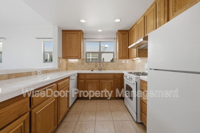 Building Photo - 1087 Waterfall Way