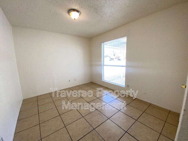 Building Photo - 6808 Trail Lake Dr