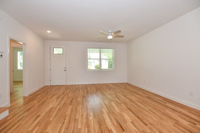 Building Photo - 507 S Chapman St