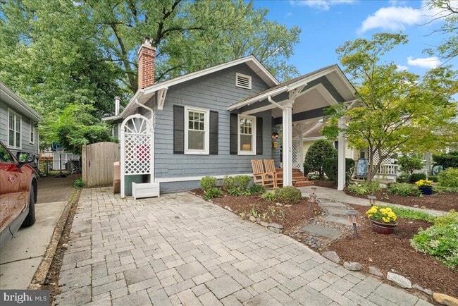 Building Photo - 23 E Walnut St