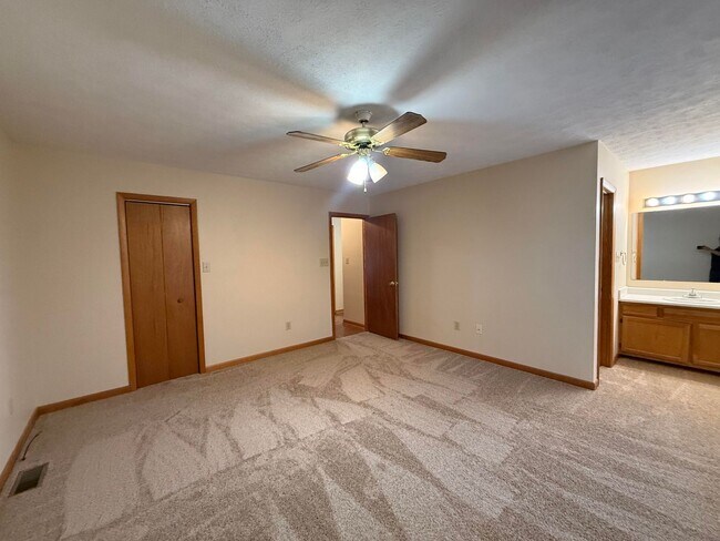 Building Photo - 5671 Archer Rd