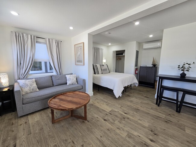 Building Photo - 119 S Pacific St