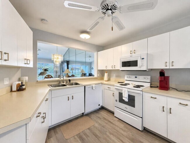 Building Photo - 388 Belina Dr